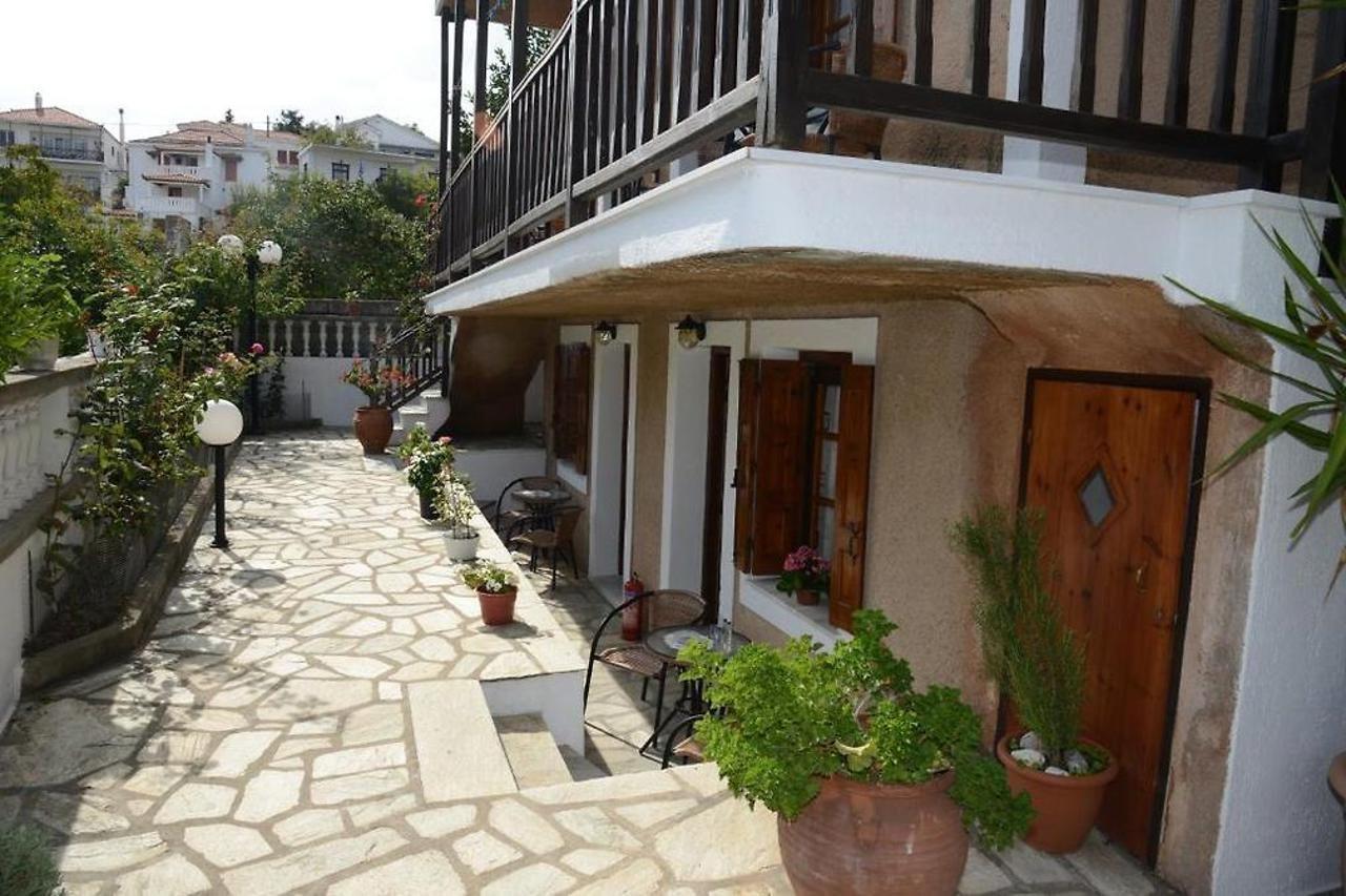 Sofia'S Garden Studios Скопелос Екстериор снимка