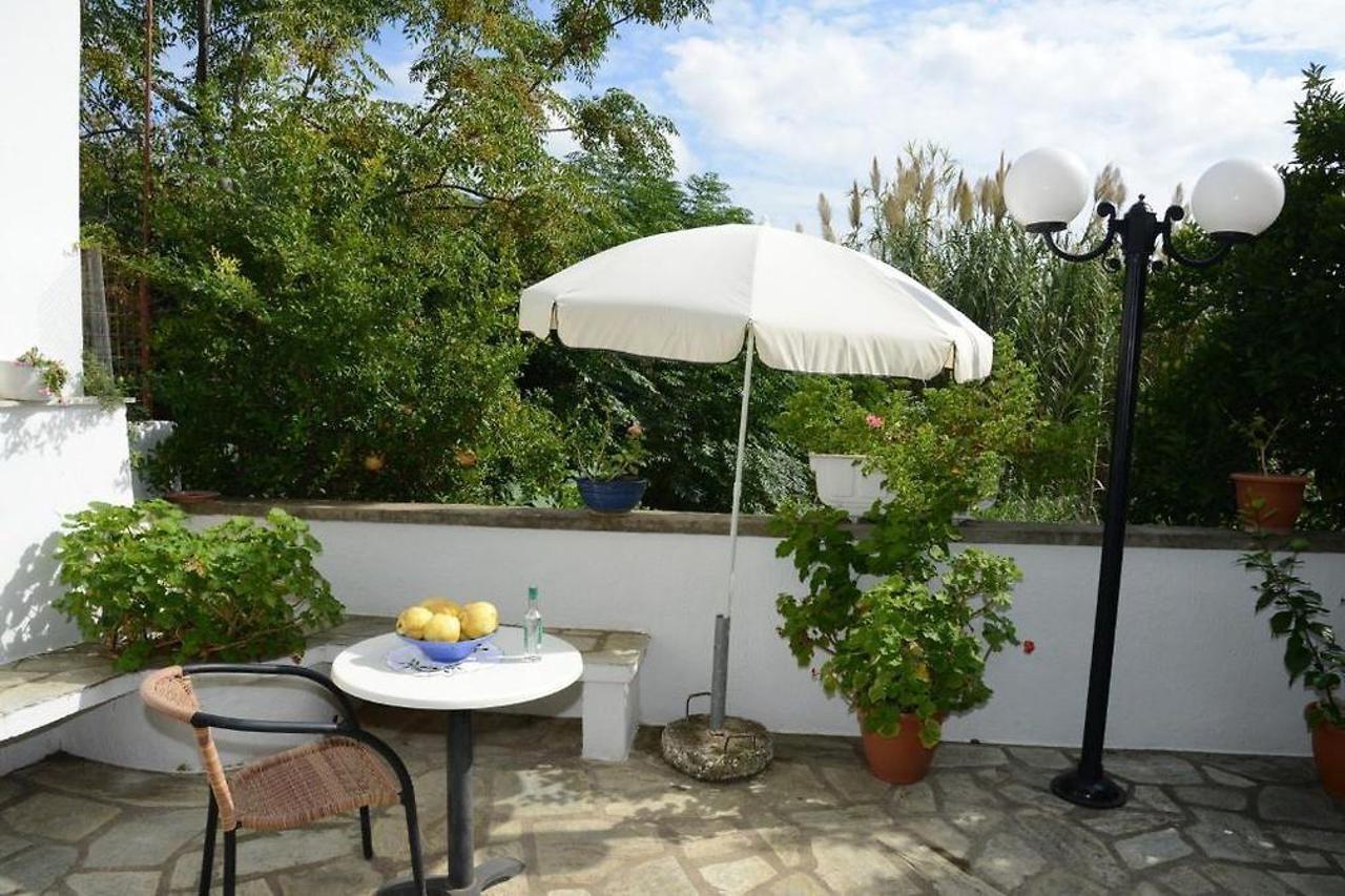 Sofia'S Garden Studios Скопелос Екстериор снимка